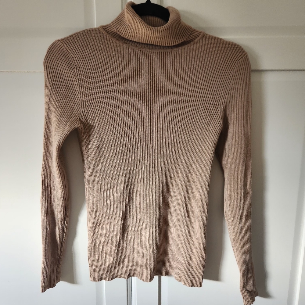 STREETWEAR SOCIETY Beige tan turtle neck Size L